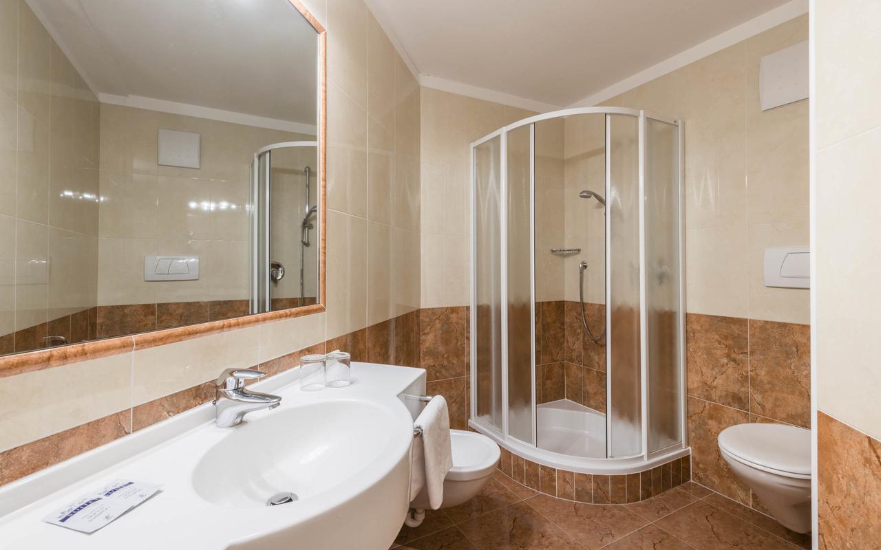 B&B Hotel Alpenrose Rooms & Apartments Valles Exterior foto